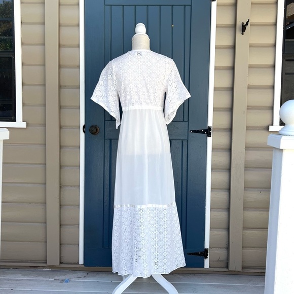Tiger Mist White Lace jacket or Cover Up Women’s Size Small - Picture 4 of 7